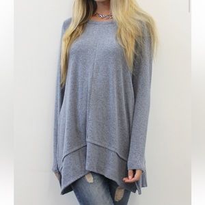 Coin 1804 women’s long sleeve pleat button back top. Size small.